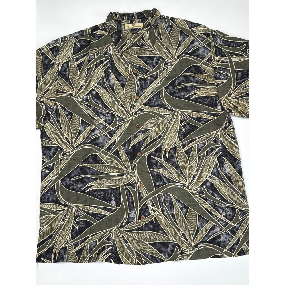 Tommy Bahama Mens L Short Sleeve Button Up Shirt Tropical Leaf Print Relaxed Fit
